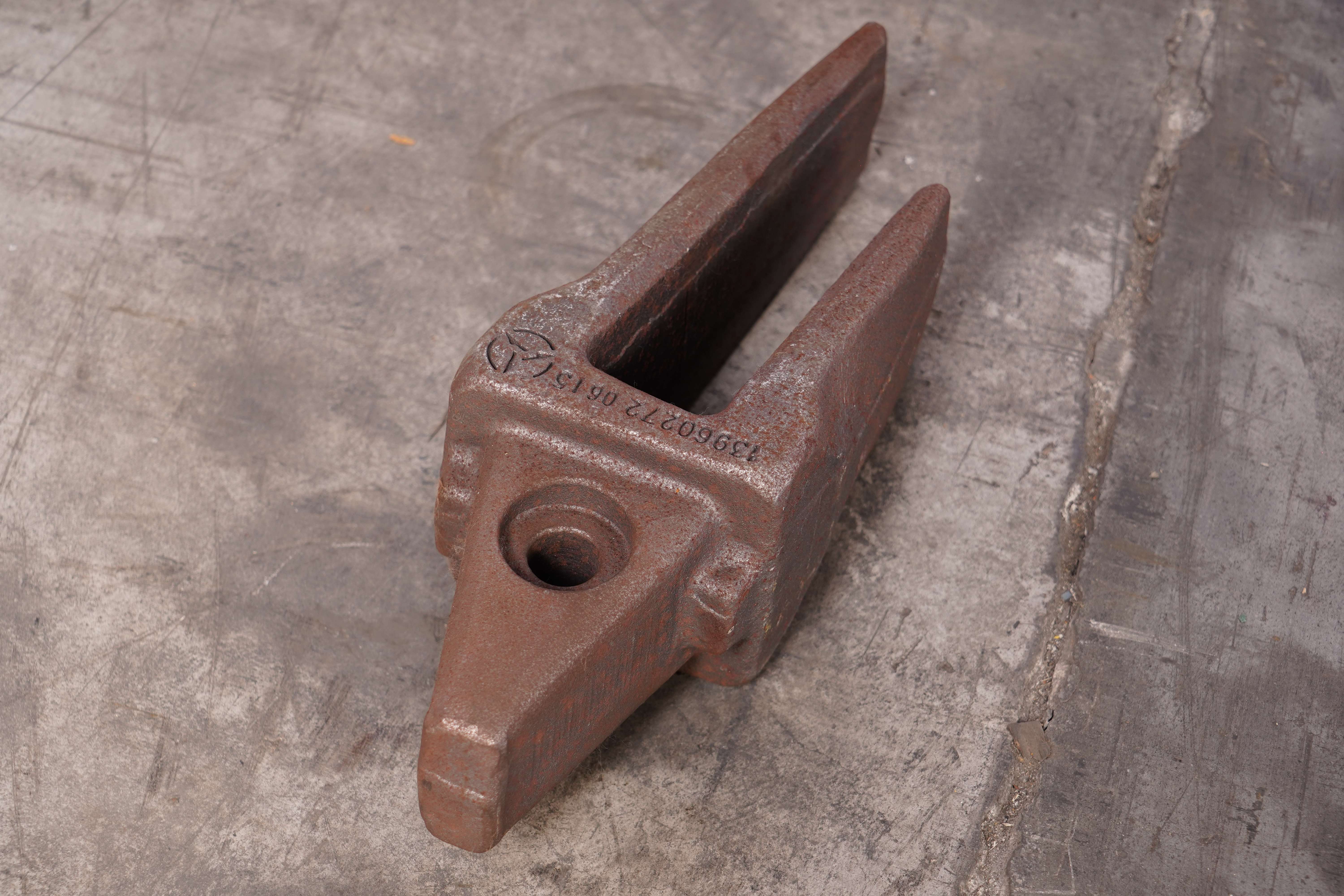 SANY Bucket Tooth Adapter 13960272 side view