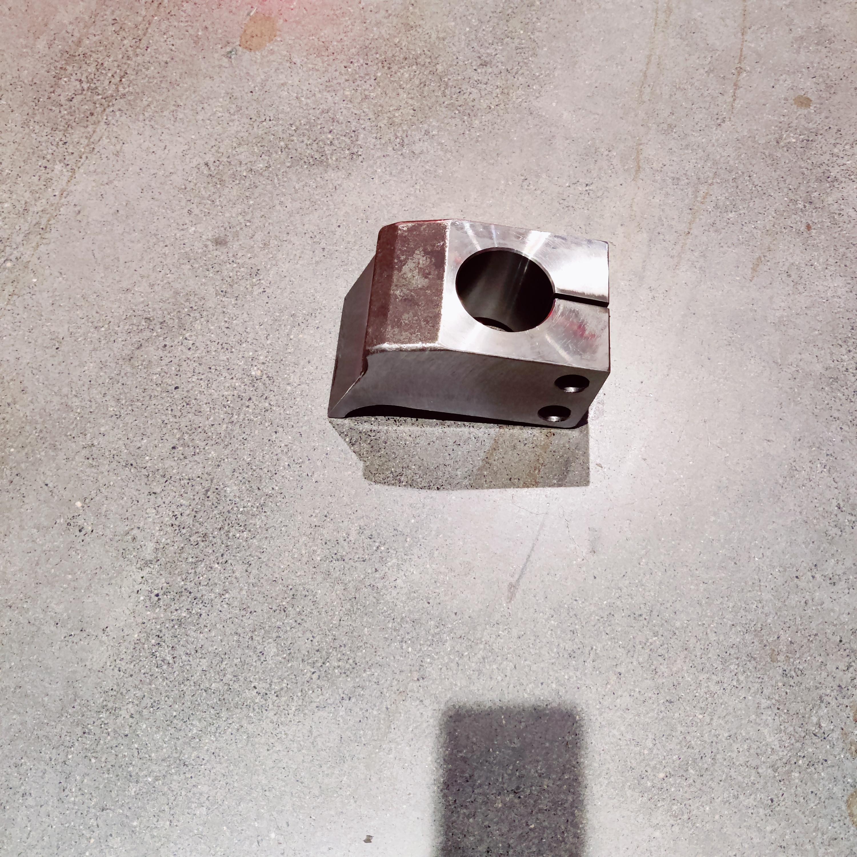 Product Overview of Carrier Roller Bracket SSY005051468