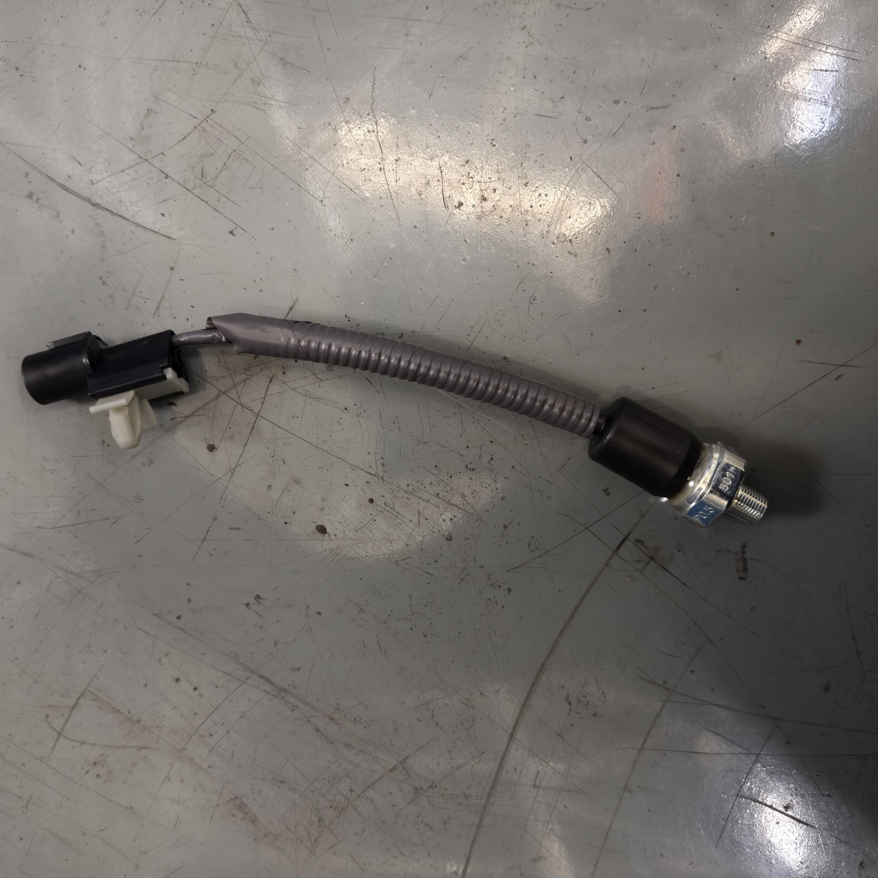 SANY Engine Oil Pressure Sensor 61017933 overall view