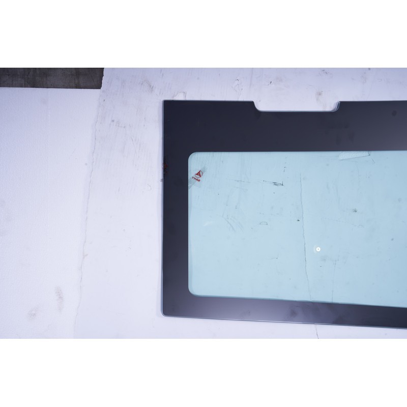 SANY Left Side Window Glass 130906000015B close-up of the corner and printed marking